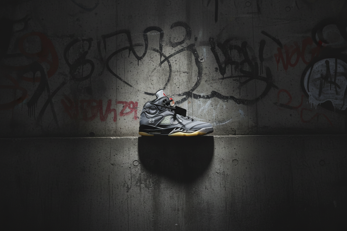 Off-White x Air Jordan 5 首页轮播图
